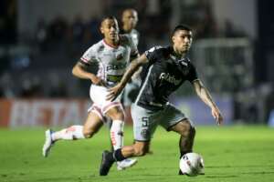 Andrey lamenta resultado do Vasco: 'Não fizemos um bom jogo'