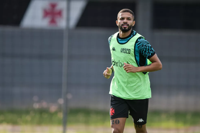 vitinho em treino no vasco