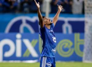 Série B: Com luxação no ombro, volante desfalca o Cruzeiro nas próximas rodadas