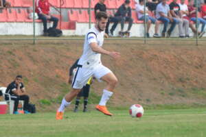 Copa Paulista: Copo é arremessado em campo por torcida