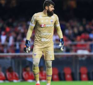 Herói da partida, goleiro do Fortaleza celebra vitória no Morumbi
