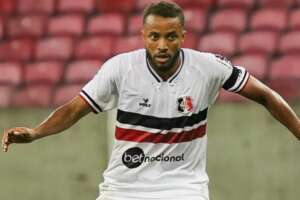 Série D: Santa Cruz avança por renovação de destaque do time