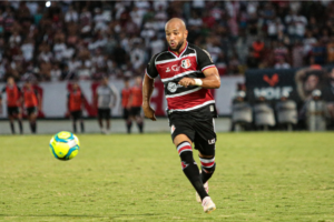 Série D: Santa Cruz renova com mais um destaque da temporada