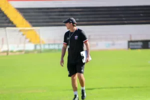 Série C: Paulo Baier, técnico do Botafogo-SP, diz que o time não pode parar até o acesso