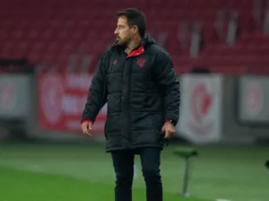 Série C: Ramon Menezes, Ídolo do Vitória, elogia torcida e João Burse