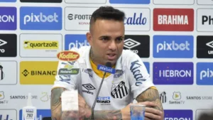 Luan lamenta derrota na estreia e diz estar pronto para ajudar o Santos