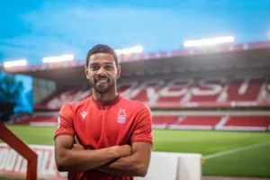 Nottingham Forest confirma contratação do lateral brasileiro Renan Lodi