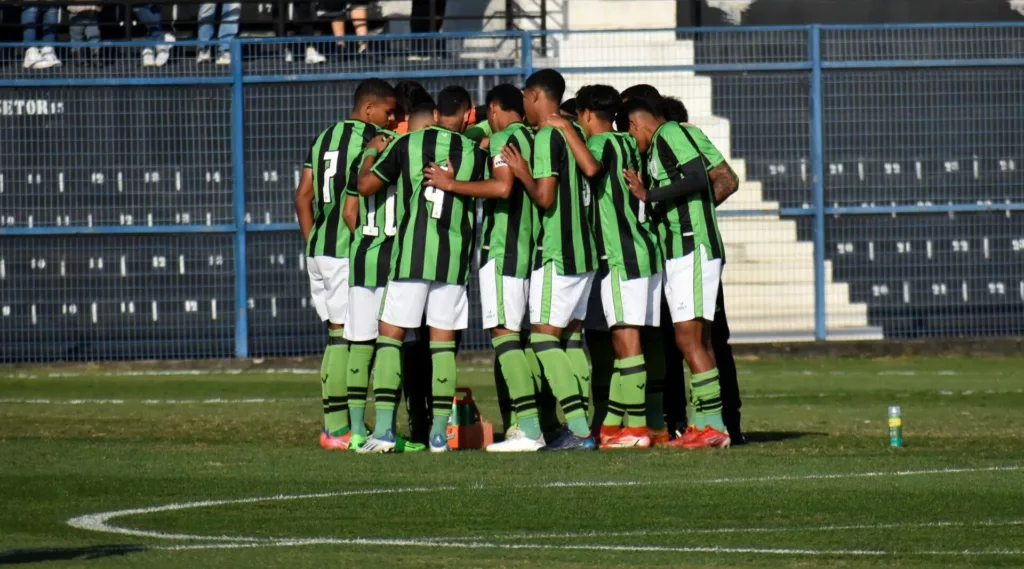 BRASILEIRO SUB-20: América-MG devolve 2 a 0, mas Corinthians vence nos pênaltis e avança 2 AMERICA