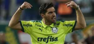 Técnico do Palmeiras volta a se irritar com calendário: 'Saúde alterada'