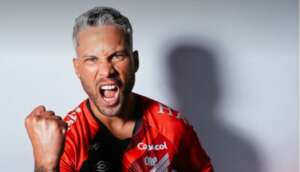 Marlos teve lesão muscular e desfalca Atlético-PR por até um mês