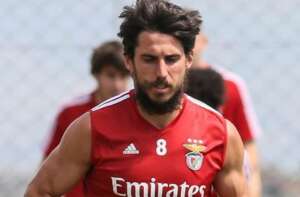 Botafogo negocia empréstimo com meia até junho de 2023