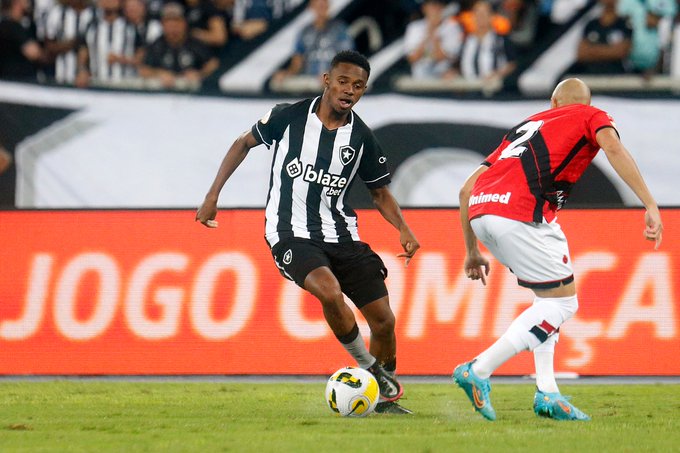 Botafogo 0 x 0 Atlético-GO – Mesmo com dez jogadores, Fogão segura empate
