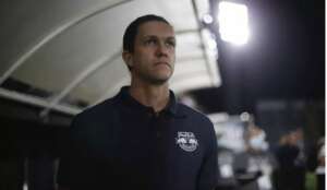 Critério em pênaltis foi criticado por técnico do Bragantino contra Ceará