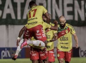 Ponte Preta não vai bem e perde em Brusque. Veja as notas !