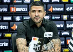 Lucho González faz primeira atividade como treinador no Ceará