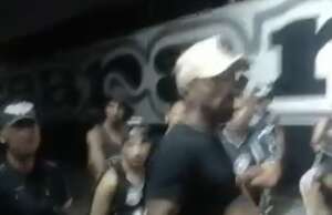 Jogadores do Ceará vão à sede de torcida organizada para 'selar a paz'