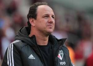 Ceni junta cacos da derrota para o Flamengo e fala em priorizar Copas