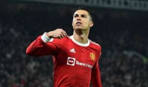 Cristiano Ronaldo celebra marca de 700 gols por clubes: 'Unidos seguimos'