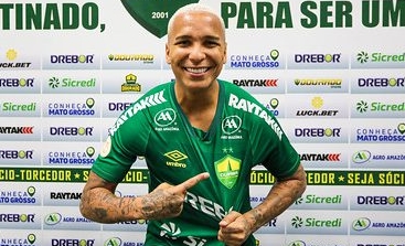 Cuiabá oficializa contratação de Deyverson