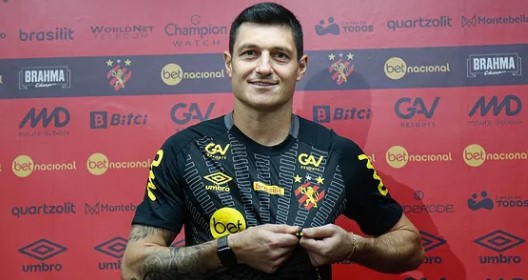 Série B: Goleiro do Sport fala como foi substituir o Rogério Ceni no São Paulo 2 Denis, novo goleiro do Sport