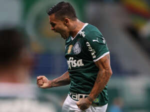 Dudu lamenta chance do Palmeiras desgarrar na liderança no Brasileirão