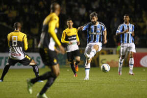 Criciúma x Grêmio - Pressionado, Tricolor tem 