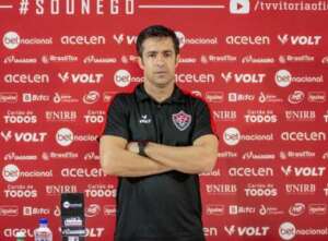Série C: Técnico do Vitória diz que só vai pensar em renovação depois do campeonato