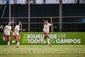 BRASILEIRO FEMININO: Inter derrota o Flamengo no jogo de ida das quartas de final