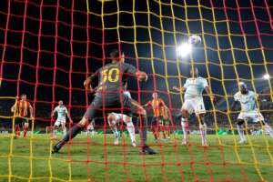 ITALIANO: Inter sofre, mas marca no fim e derrota Lecce na estreia