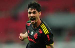 Felipe Pires, do Juventude, é alvo de racismo no Beira-Rio