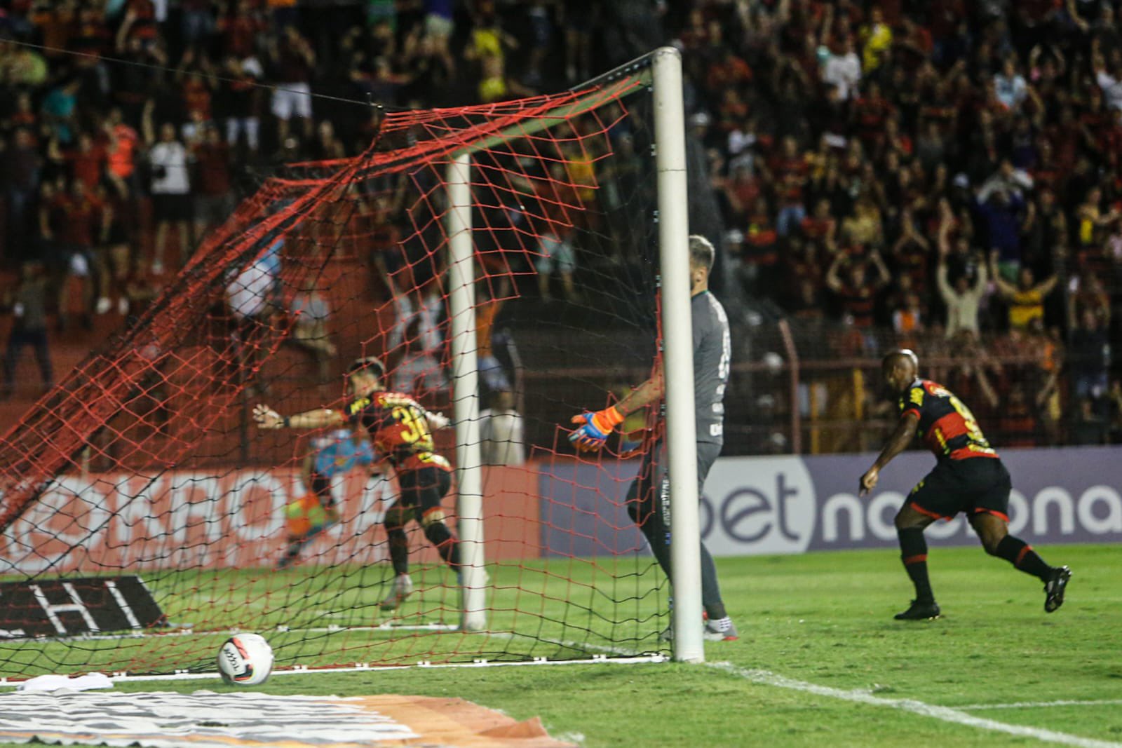 Sport 1 x 0 Chapecoense – Leão vence e segue colado no G4 da Série B!