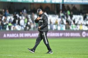 Em sua 1ª vitória, Lisca é elogiado por jogadores do Santos