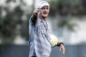 De olho no Coritiba, Lisca treina todo o elenco do Santos pela primeira vez