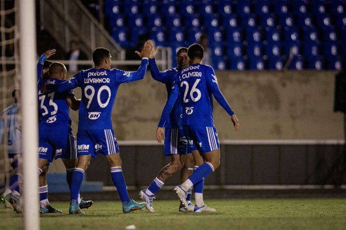 Londrina 1 x 2 Cruzeiro - Raposa vira no fim e amplia vantagem na Série B