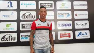 Série B: Brusque esbarra em acordo financeiro e desiste de atacante ex-Palmeiras