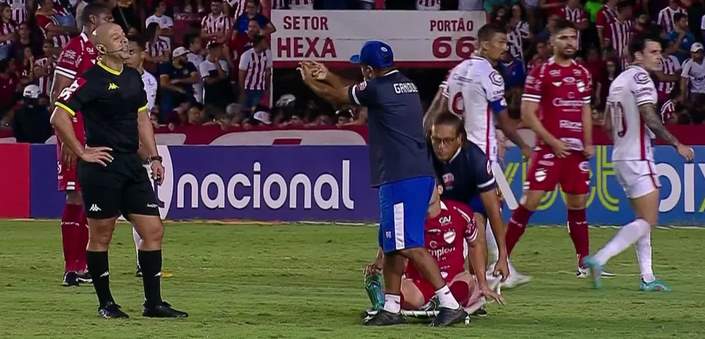 Série B: Na lanterna, Náutico demite Elano e desliga Ari Barros 2 Náutico-Aflitos-SérieB