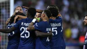 Neymar curte tweet crítico à decisão de Mbappé ser cobrador de pênaltis no PSG