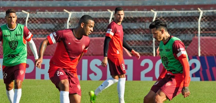 Noroeste treinando para enfrentar o Sertãozinho