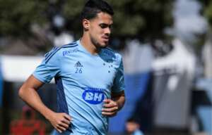 Atlético-GO está perto de negociar zagueiro com o Cruzeiro