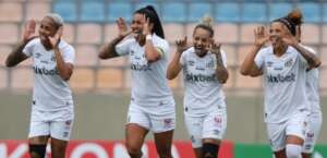 PAULISTA FEMININO: Com pinturas, Santos goleia o São José