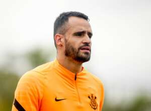 Corinthians terá os experientes Willian e Renato Augusto contra o Flamengo no Rio