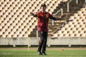 Série B: Léo Condé faz ajustes no Sampaio Corrêa visando duelo contra CRB