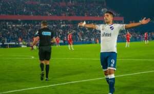 Suárez faz 1º gol na volta ao Nacional-URU antes de 'decisão'