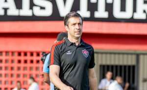Série C: Lateral do Vitória elogia trabalho do técnico João Burse