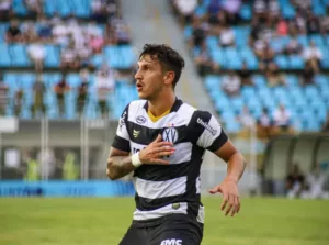 Série B: Sampaio Corrêa tira meia de time da Copa Paulista