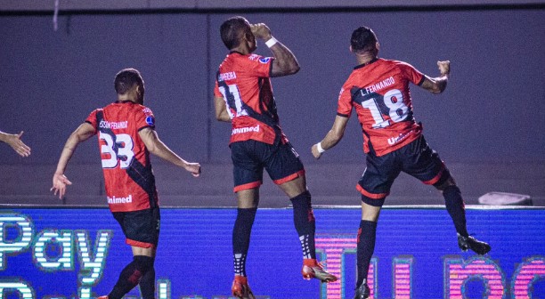 Atlético-GO avança para semifinal