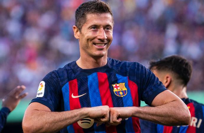 ESPANHOL: Lewandowski faz gol de calcanhar e comanda vitória do Barcelona