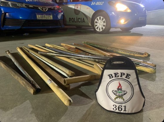 Polícia apreende barras de ferro em confusão entre torcidas no Rio