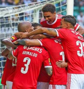 PORTUGUÊS: Benfica goleia o Boavista e fica em 2º no campeonato