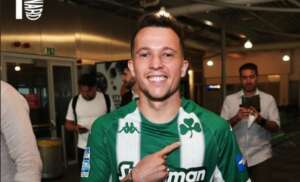 Após sondagens de brasileiros, meia assina com o Panathinaikos